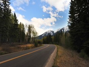 If you enjoy driving and sight-seeing, we recommend these driving routes around Calgary.