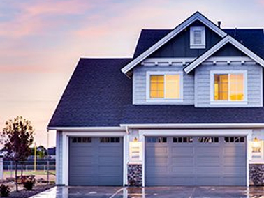 Here are some tips to keep your garage warm this winter.