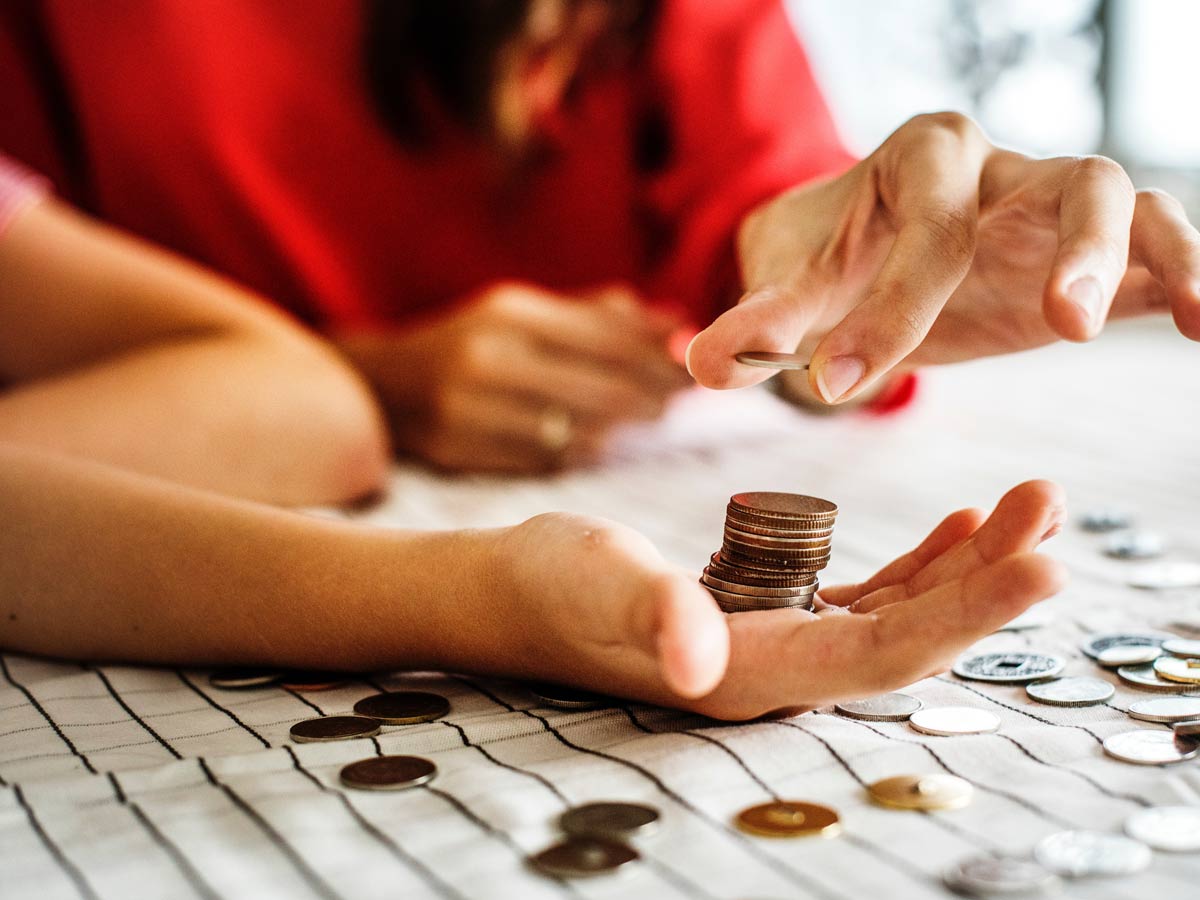 couple counting coins