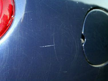 Here are some tips on repairing scratches on your vehicule to help you save money on repairs.