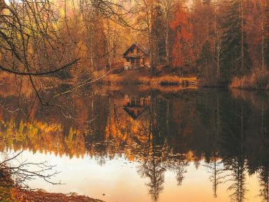 outside of cottage during fall