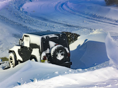 jeep stuck in snow