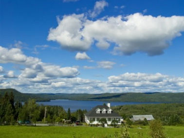 advantages of living in a rural community
